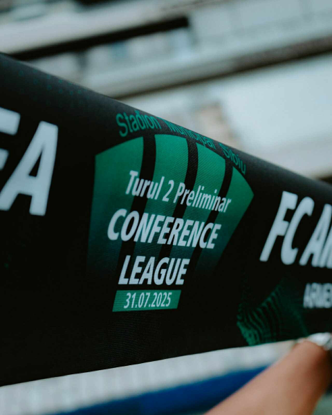 Esarfa "Conference League"